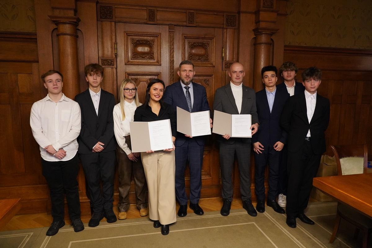 Legnickie Wodociągi obejmują patronat nad klasą z "Energetyka" (FOTO)