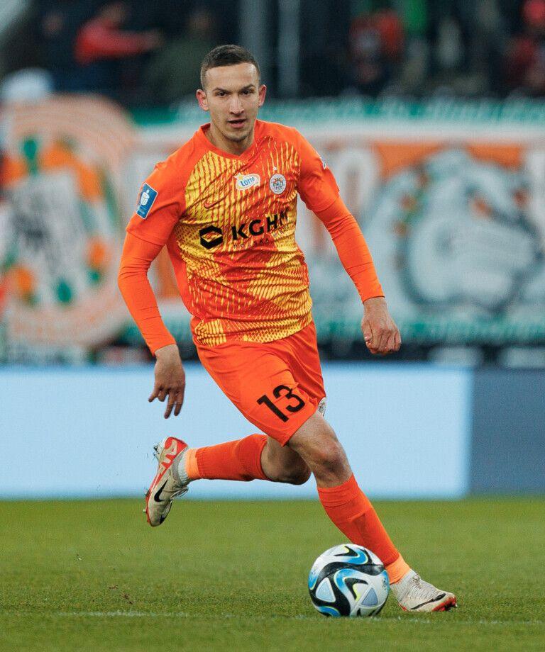 Zagłębie zrównało się punktami z liderem Ekstraklasy. Piękny prezent na 80-lecie klubu !