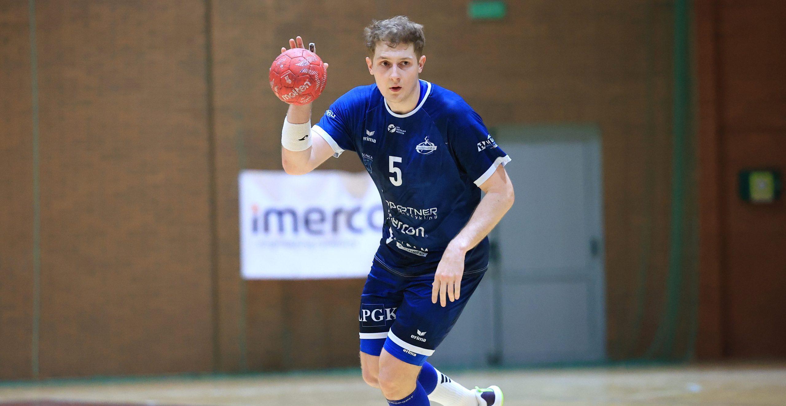 Beniaminek Ligi Centralnej rywalem Siódemki Miedź