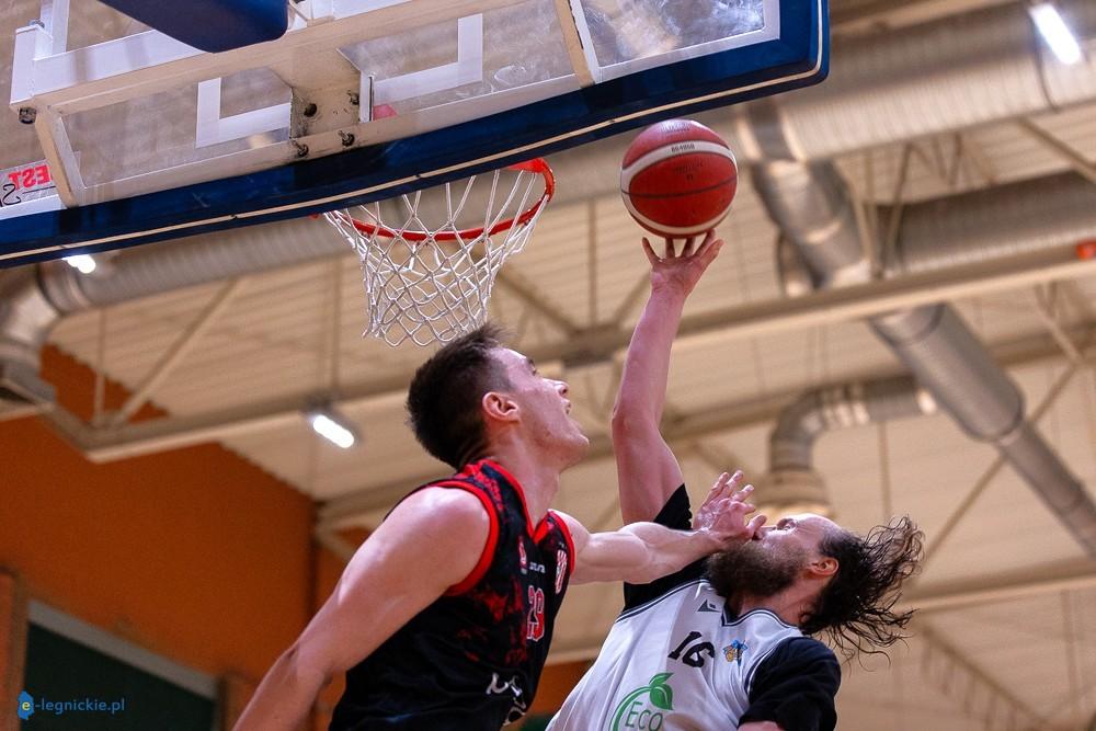 Basket walczył ale przegrał z Resovią (FOTO)