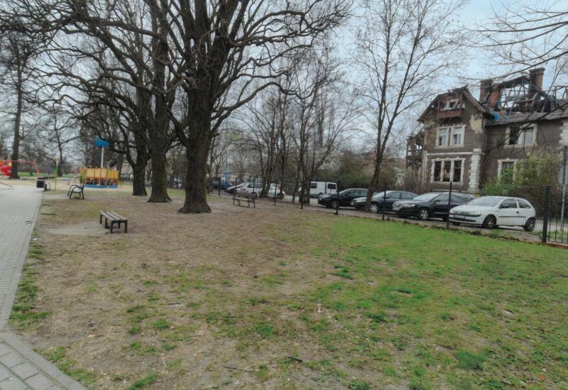 Toaleta za daleko. Prosty problem, trudne rozwiązanie?