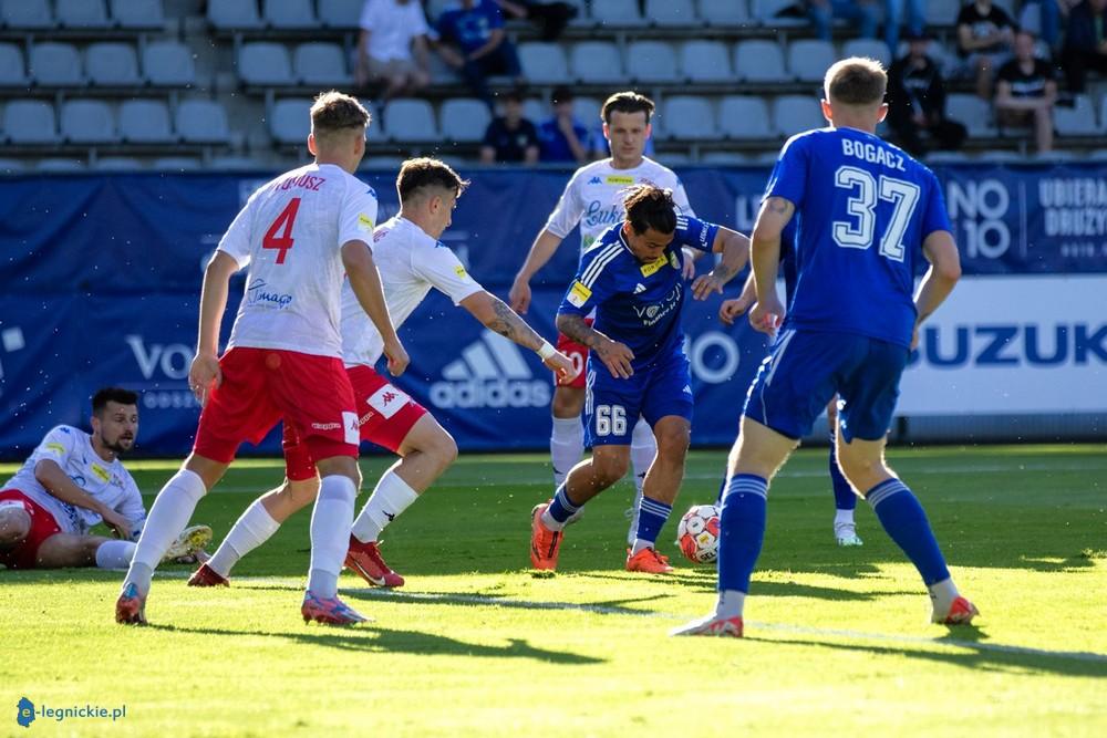 Miedź gromi Podbeskidzie w meczu o pietruszkę (FOTO)