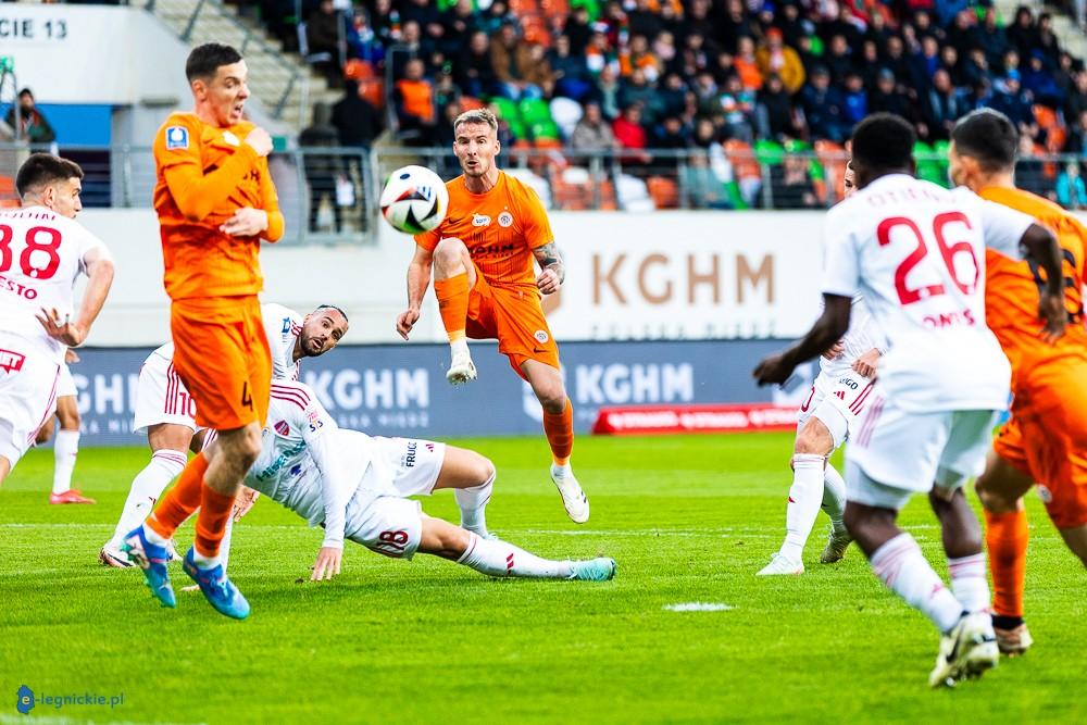 KGHM Zagłębie okopuje się w strefie spadkowej (FOTO)