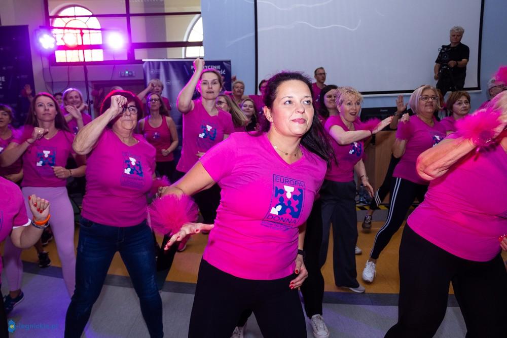 Różowa Zumba - kobiety pomagają powodzianom (FOTO)