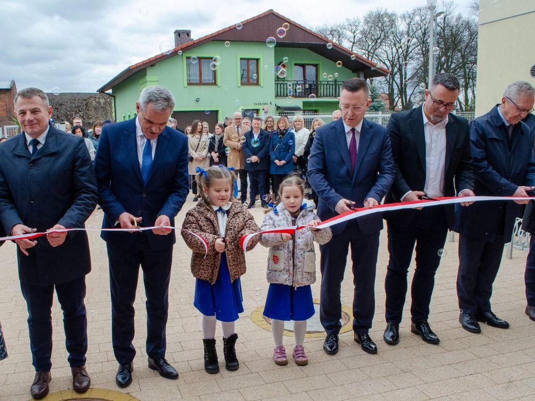 Historyczny dzień w Grębocicach: Nowe przedszkole im. Jana Brzechwy już otwarte!