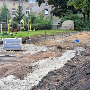 budowa-boisko-sp2-jawor-fot-am14
