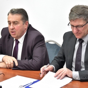 podpisanie-umowy-powiat-legnicki-fot-zjak22