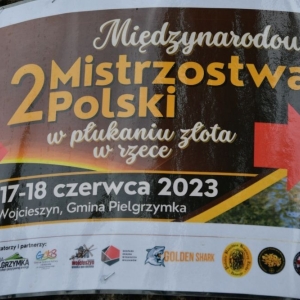 mistrzostwa-w-plukaniu-zlota-w-rzece-fot-zj001