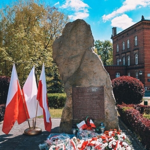 1 9