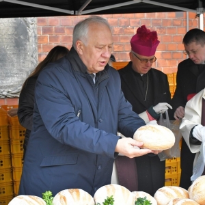 sledz-chleb-jalmuzna-fot-zjak55