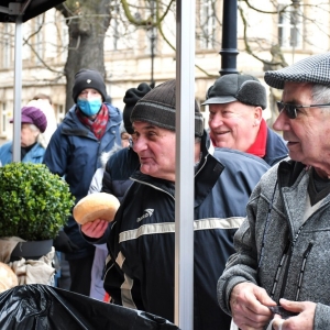 sledz-chleb-jalmuzna-fot-zjak75