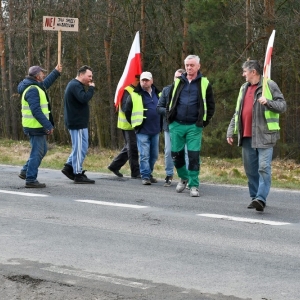 protest-przeciw-odpadom-chojnow-fot-zjak166
