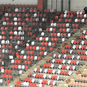 nowe-krzeselka-stadion-fot-zjak04.jpg