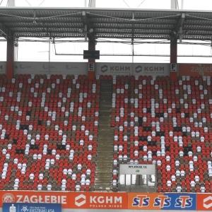 nowe-krzeselka-stadion-fot-zjak05.jpg