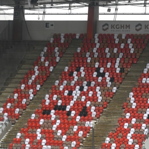 nowe-krzeselka-stadion-fot-zjak07.jpg