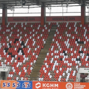 nowe-krzeselka-stadion-fot-zjak08.jpg