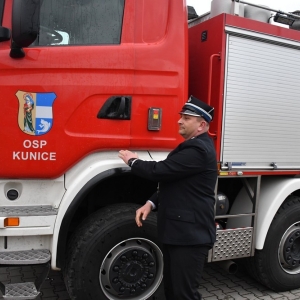 woz-dla-kunic-fot-ewajak150.jpg