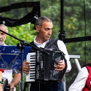 Festiwal-Muzyki-Biesiadnej-w-Niedzwiedzicach-fot-jakub-wieczorek130.jpg