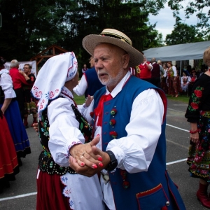 Festiwal-Muzyki-Biesiadnej-w-Niedzwiedzicach-fot-jakub-wieczorek193.jpg