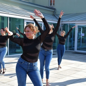 kobieta-w-centrum-fot-ewajak176.JPG