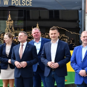 autobusy-zlotoryja-fot-zjak24.JPG