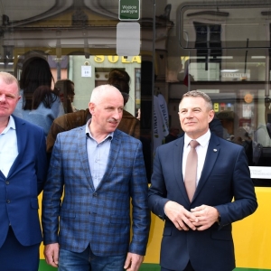 autobusy-zlotoryja-fot-zjak47.JPG