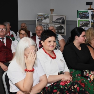 folk-kgw-fot-zjak019.JPG