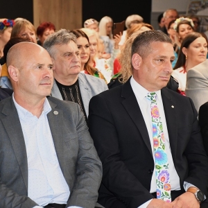folk-kgw-fot-zjak107.JPG