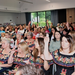 folk-kgw-fot-zjak120.JPG