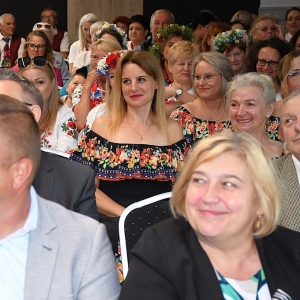 folk-kgw-fot-zjak145.JPG