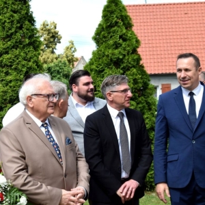 odsloniecie-tablicy-nowej-wsi-legnickiej13.jpg