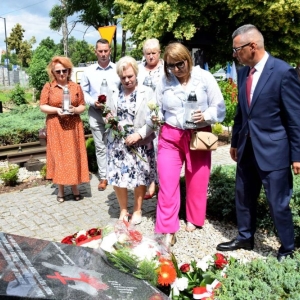 odsloniecie-tablicy-nowej-wsi-legnickiej26.jpg