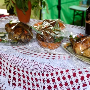 30-biesiada-kresowa-pielgrzymka-stoiska-komisja-nagrody-fot-BS_31.jpg