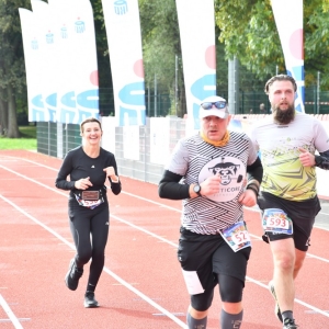 bieg_legnica_polmaraton_10_km_fot_dawid_soltys180.JPG