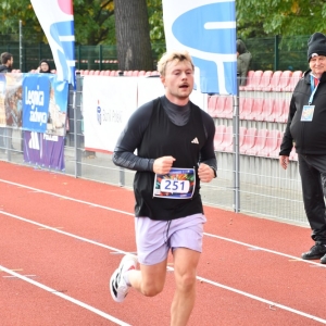 bieg_legnica_polmaraton_10_km_fot_dawid_soltys315.JPG