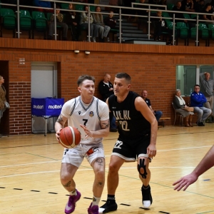 basket_legnica_wilki_zary_fot_dawid_soltys33.JPG