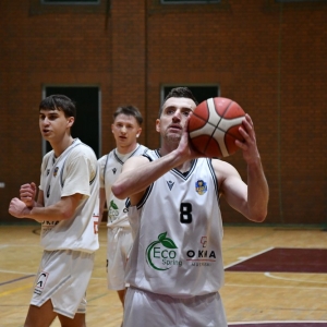 basket_legnica_wilki_zary_fot_dawid_soltys64.JPG