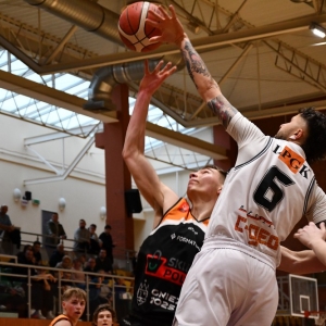 basket_legnica_mkk_gniezno_fot_dawid_soltys071.JPG